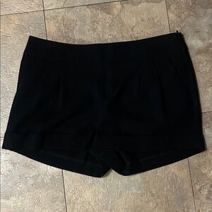 Express Black dress Women's cuffed  Shorts size 0 work once. With pleats